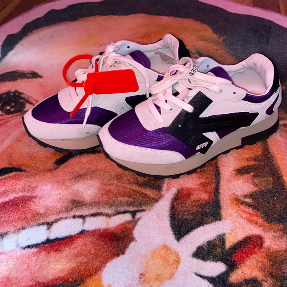 Off white great condition size 36